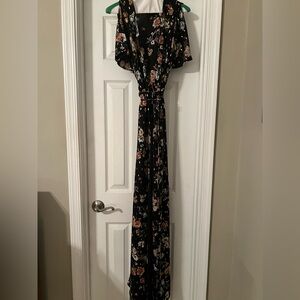 Lulus Floral Wrap dress

Size small 

Worn twice, great condition